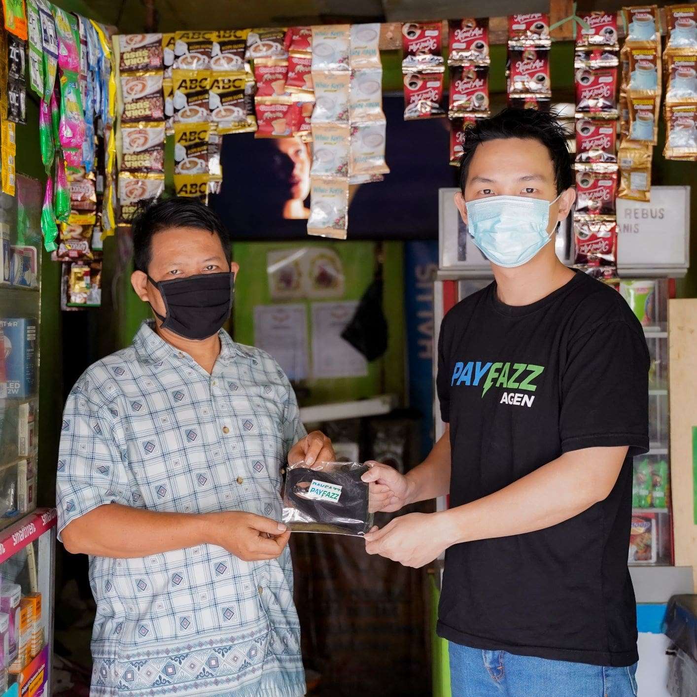 Cegah Penyebaran COVID-19, PAYFAZZ Bagikan 10.000 Masker Gratis untuk Agen